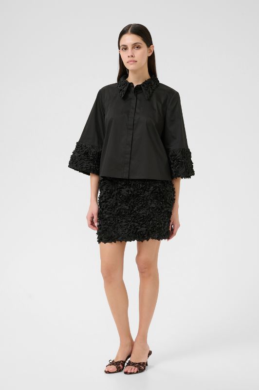 Karen by Simonsen Cleo Shirt | Skjorte i sort med tyl krave