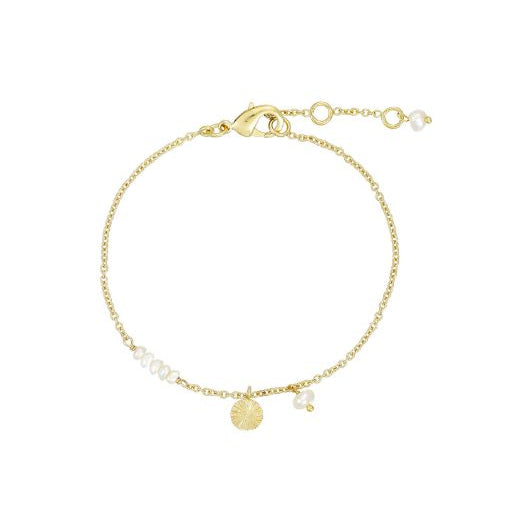 Pure by Nat I armbånd 24K guldbelagt med charms og ferskvandsperler