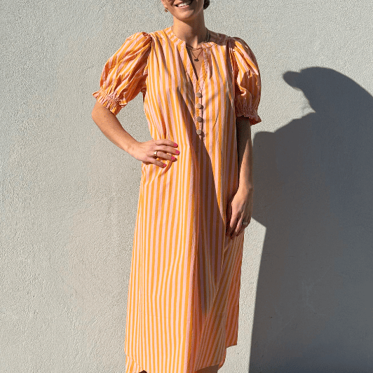 Gaspar Tunø dress | Orange strib I Dresslab