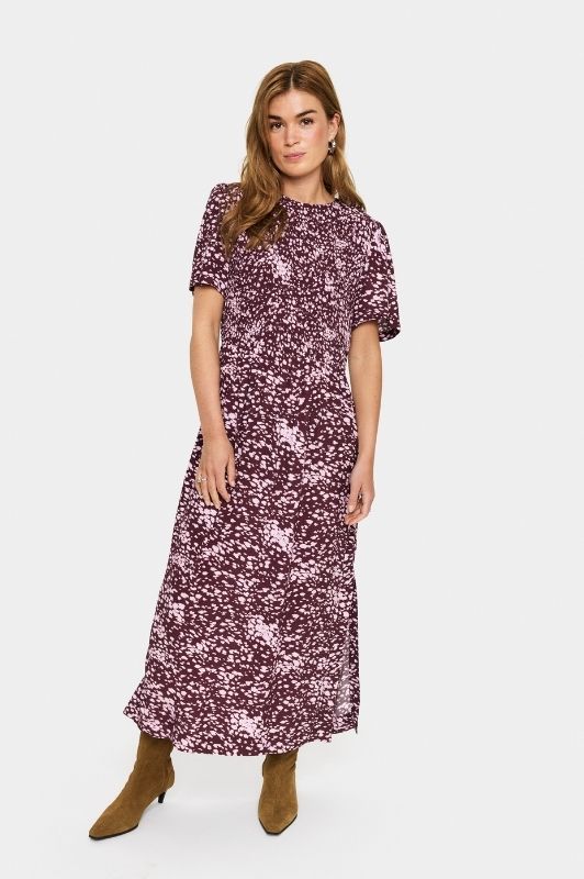 Saint Tropez Malika dress I Sensommerkjole i flot bordeaux print