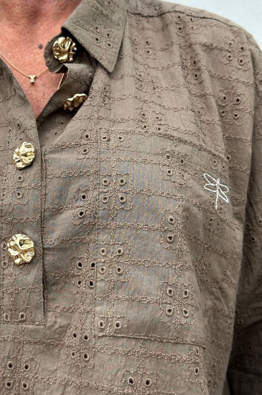 Gaspar Porto broderie anglaise I Sand blondebluse I Dresslab