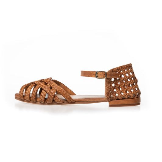 Copenhagen Shoes Endless Love | Håndflettet sandal i cognacfarvet skind
