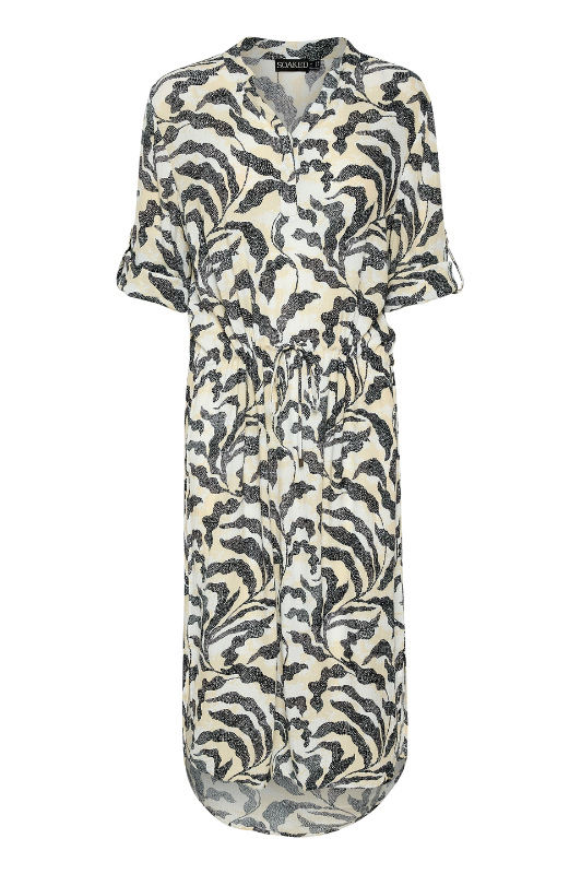 Soaked in Luxury Zaya Dress | Sandfarver med sort print |Cool basic kjole med print |