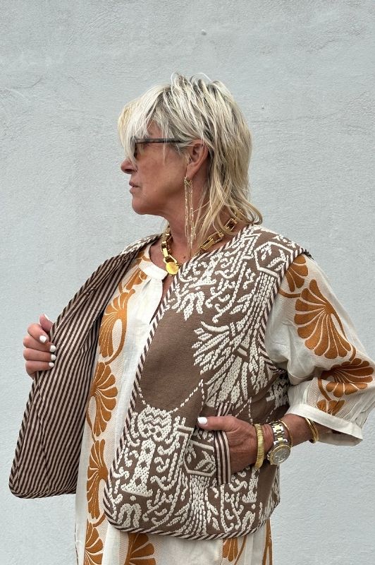 Gaspar Marli vest I Cool vest i jaquardmønster i brun I Dresslab