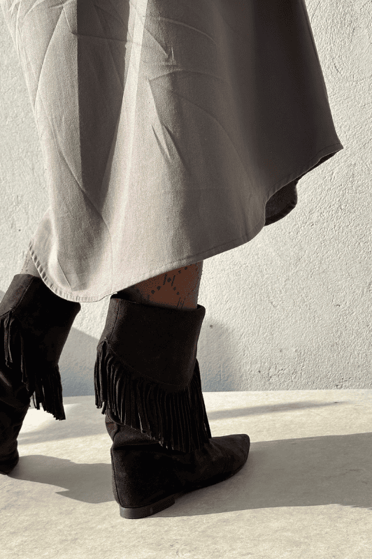 PRE ORDER Gaspar Lucca twill | Cool sandfarvet kjole med guldsmed