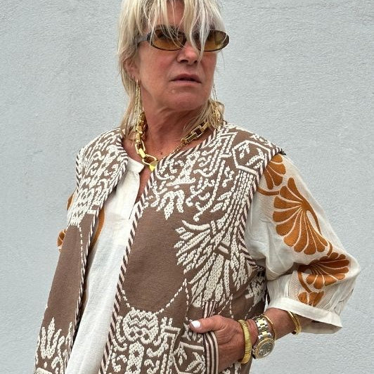 Gaspar Marli vest I Cool vest i jaquardmønster i brun I Dresslab
