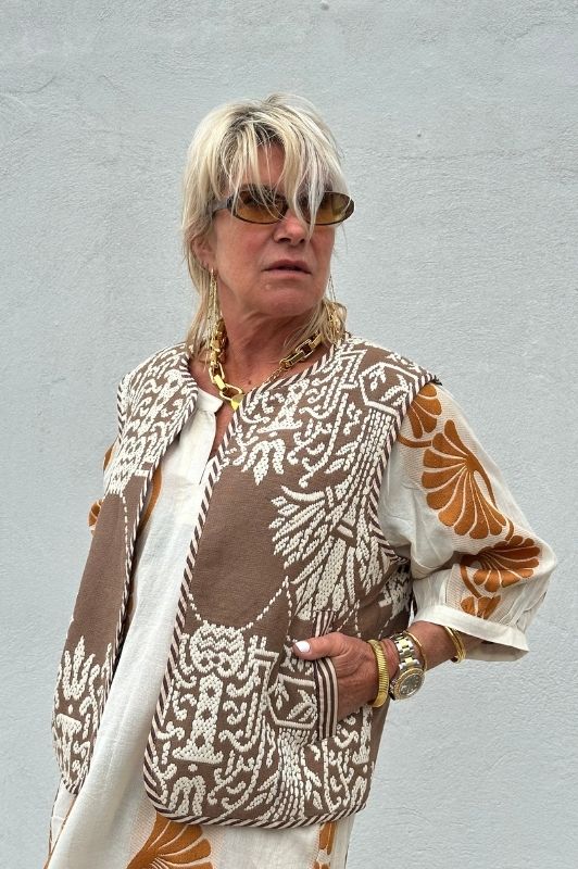 Gaspar Marli vest I Cool vest i jaquardmønster i brun I Dresslab