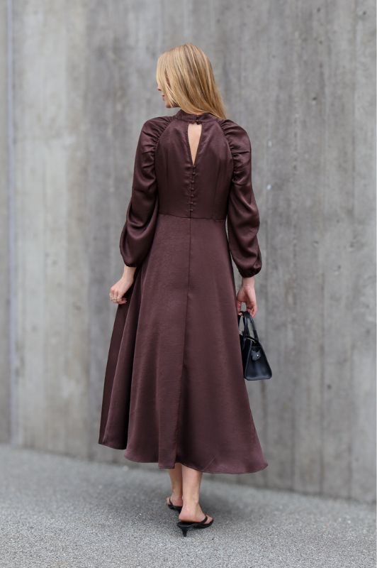 A-View Ferina dress I Langærmet mørkebrun festkjole