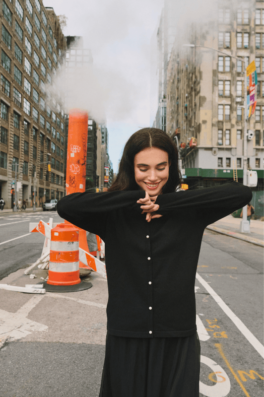 Saint Tropez Jemma cardigan | Strikket cardigan med perlemorsknap I Sort