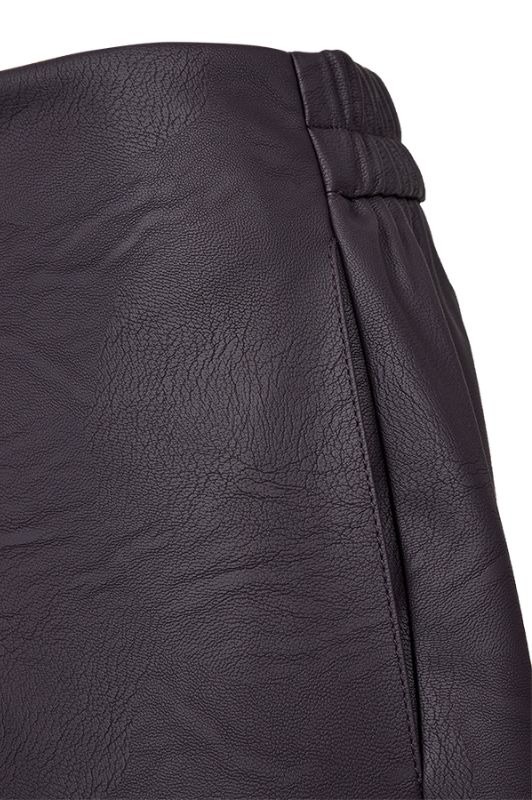 Freequent Harley skirt | Imiteret skind nederdel i aubergine