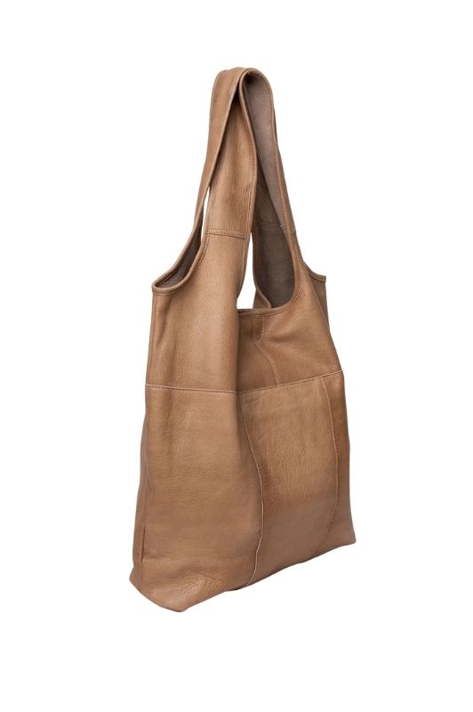 Re:Designed Lyra Tota taske i lattéfarvet kalveskind