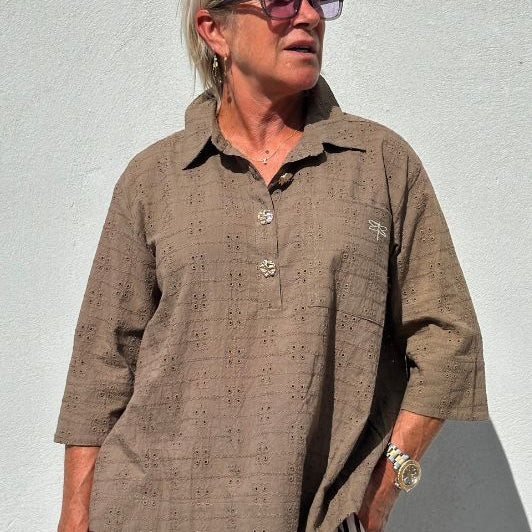 Gaspar Porto broderie anglaise I Sand blondebluse I Dresslab