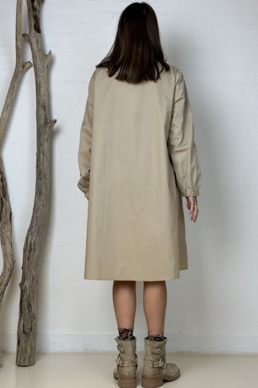 Gaspar Berlin dress | Cool kjole med broderi i sand