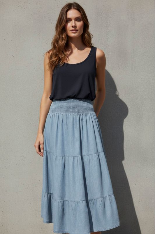 Ofelia Dala skirt | Tynd jeans nederdel i lys den I Dresslab