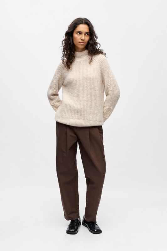 Object Lucia strik pullover i sand med hvidt broderi