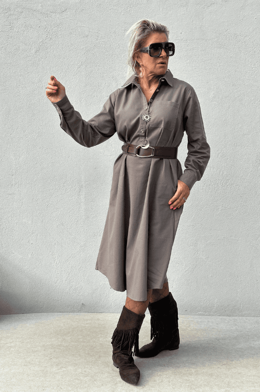 PRE ORDER Gaspar Lucca twill | Cool sandfarvet kjole med guldsmed