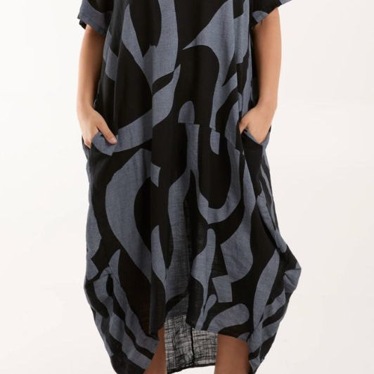 Studio West dress I Cocoon sort sommerkjole med print