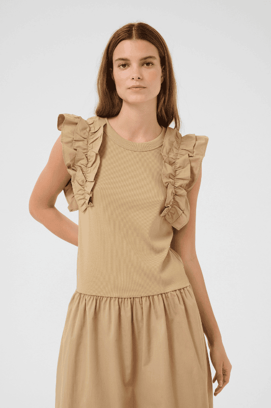 Karen By Simonsen Oda dress I Cool sporty kjole i sand