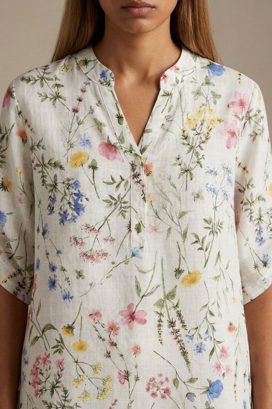 Moondust gage bluse i bomuld I Hvid med farverige blomster I Dresslab