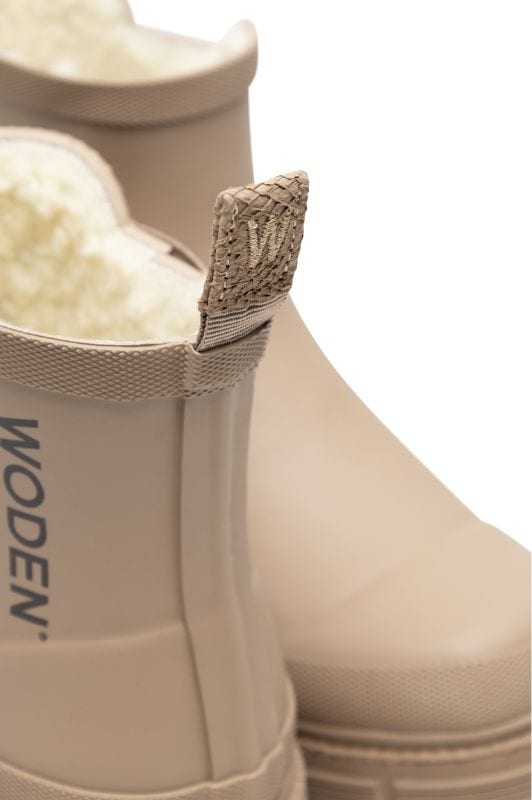 WODEN Alison warm waterproof | Sandfarvet cool gummistøvle med foer