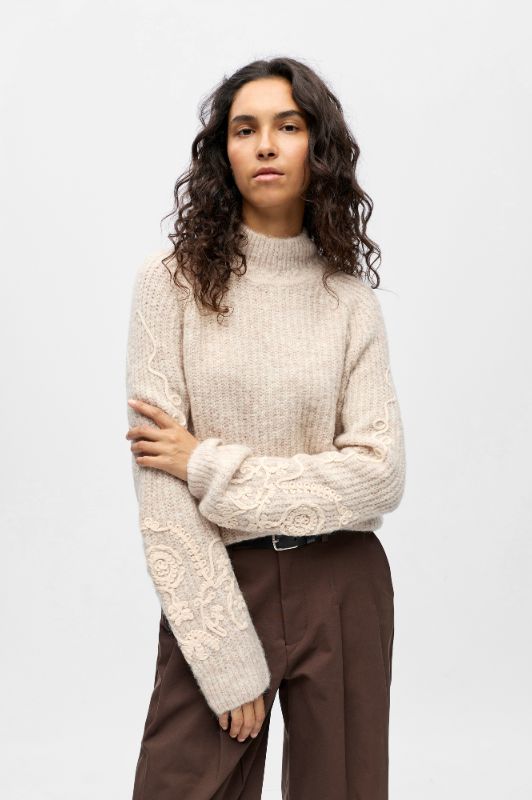 Object Lucia strik pullover i sand med hvidt broderi