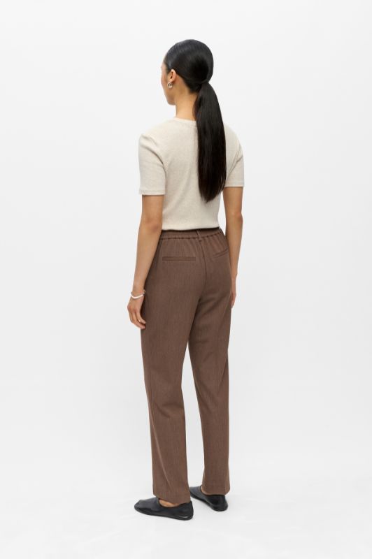 Object Lisa straight pant brun melange L32 I Bestseller buksen 2026