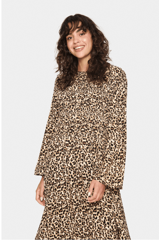 Saint Tropez Gazel Dress I Leopard kjole med smockdetaljer