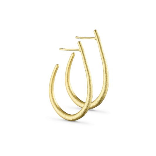Pure by Nat I dråbeformet øreringe i banket guld