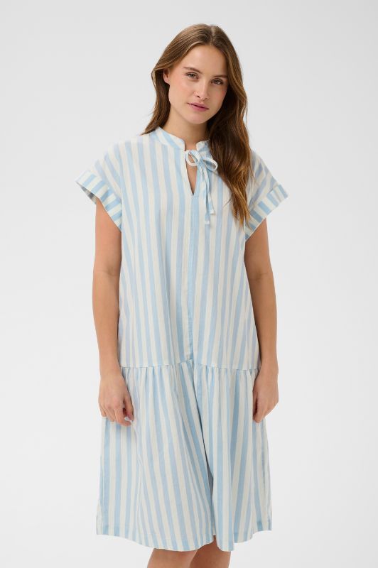 Saint Tropez Zalinda dress I Sommerkjole i lyseblå striber