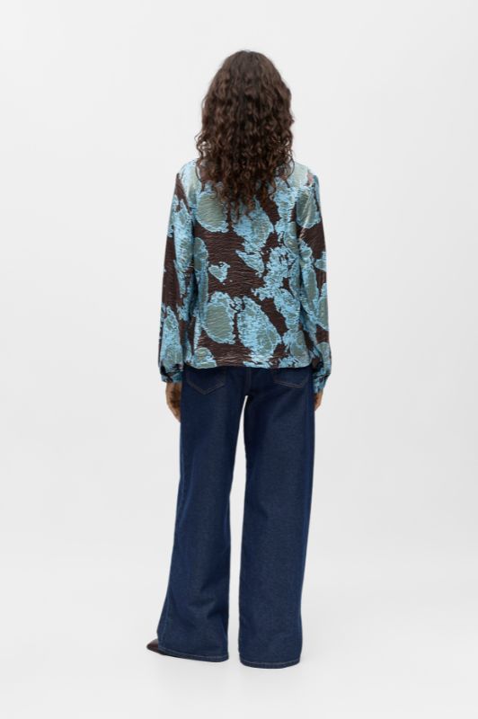 Object Yeva bluse I flot top i shiny effekt