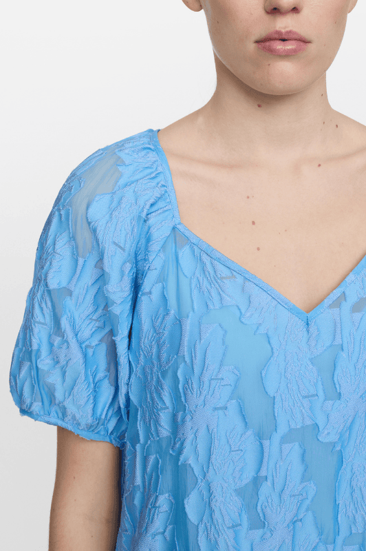 Soft Rebels Paola dress | Feminin festkjole med blomsterdetaljer