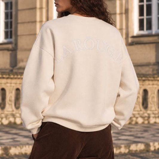La Rouge Silvia sweat i offwhite med ryg broderi