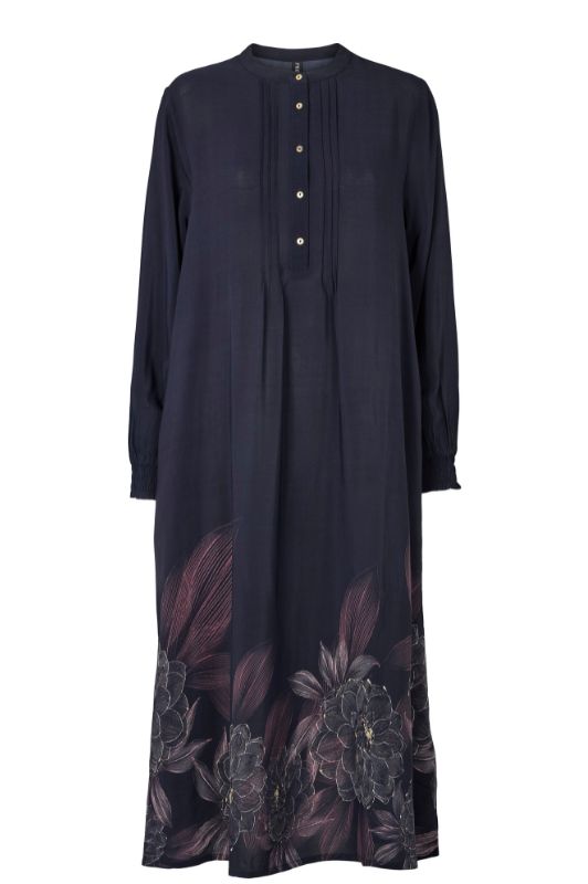 Prepair Caroline dress | Smuk kjole i marineblå med borderprint