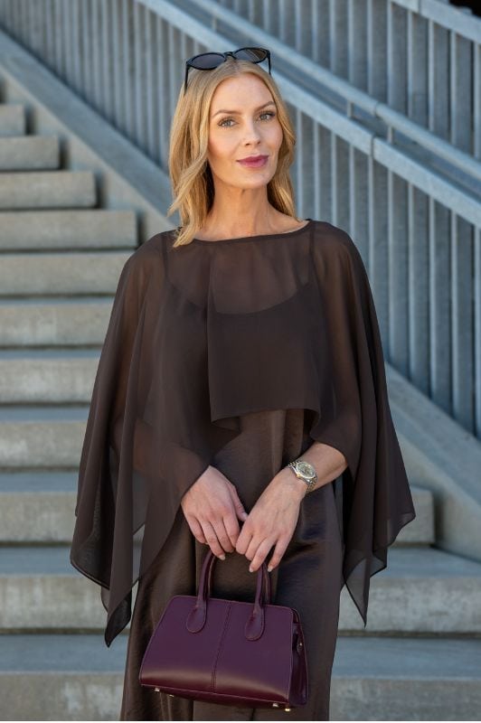 A-View Flow dress I Brun festkjole med chiffon slag