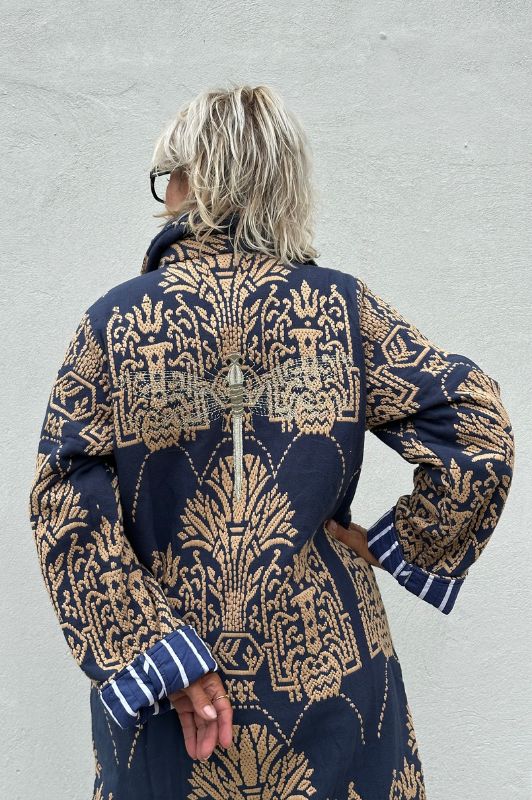 PRE ORDER Gaspar Bruxelles winter coat I Frakke i marineblå jaquard