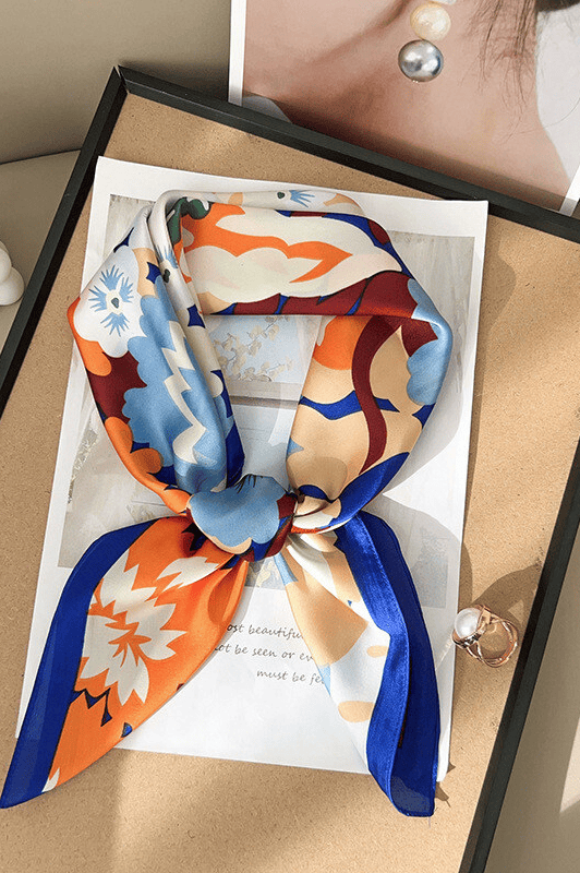 Atelier Paris I Unikt tørklæde print stor navy blomst