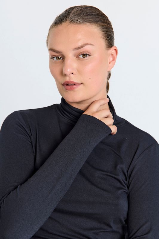 Freequent Liana bluse I Sort rullekrave