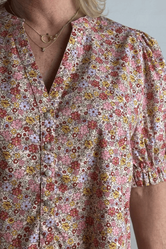Gaspar Tunø dress | Sødt rosa blomsterprint I Dresslab