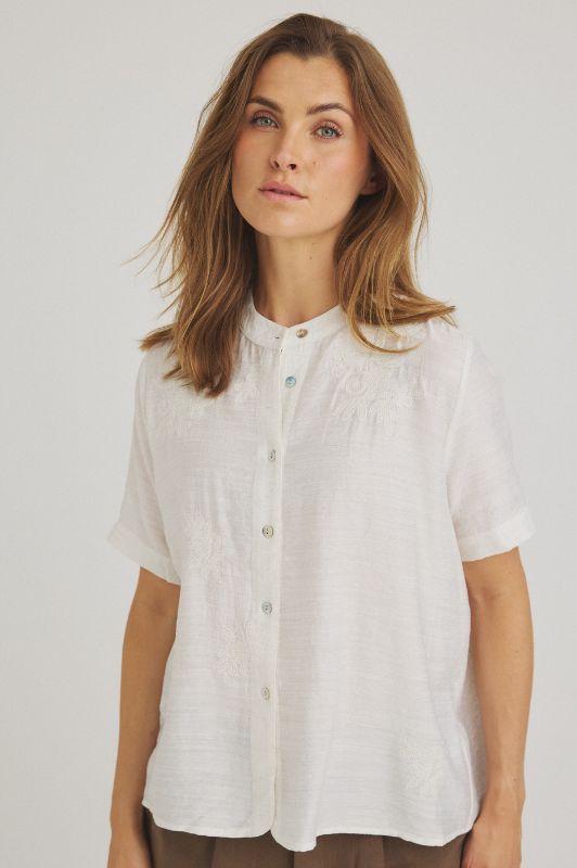 Luxzuz Alina bluse i hvid med broderi I Dresslab