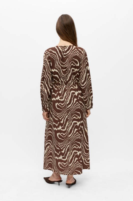 Object Jacira midi dress I Langærmet brun kjole med mønster I Dresslab