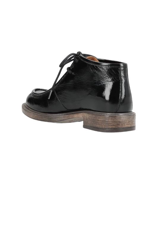 Shoedesign Copenhagen Moana skindstøvle i sort lak look