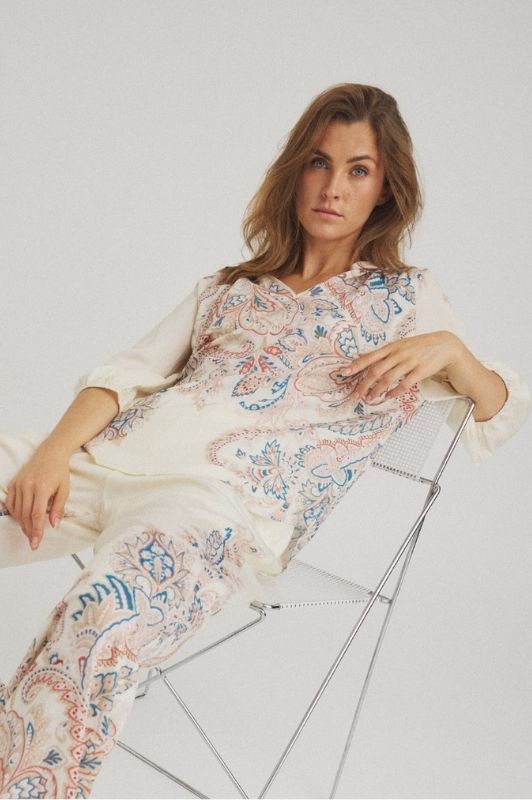 Luxzuz Violetta bluse I Viskose top med paisleyprint