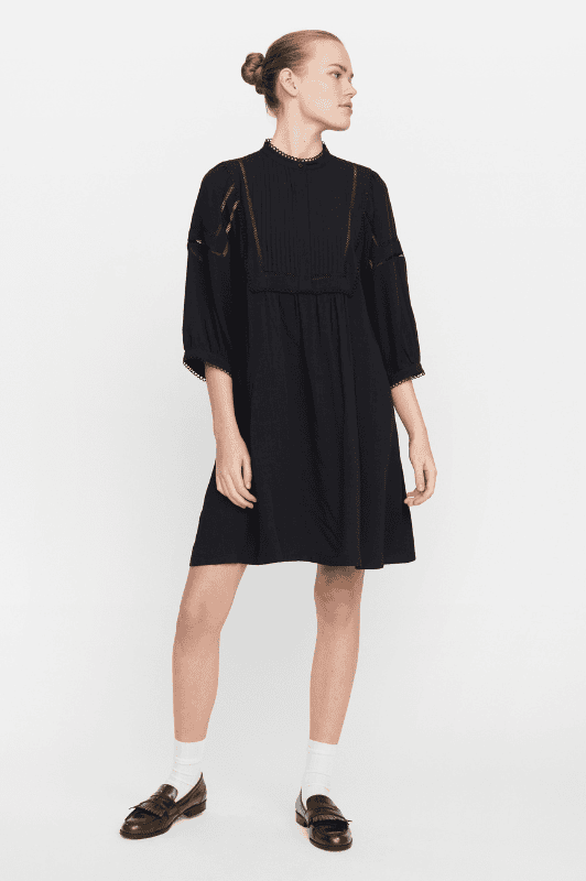 Soft Rebels Linda dress | Sort kjole med crochetbånd
