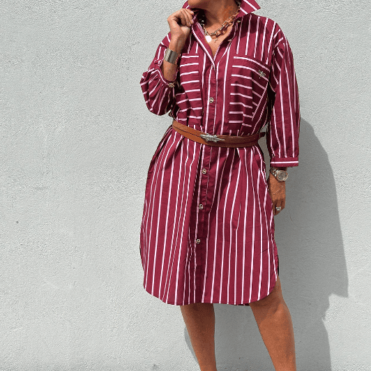 PRE ORDER Gaspar Malmø skjortekjole | Cool stribet bordeaux kjole I Dresslab