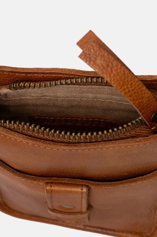 Re:Designed Juna small crossbody taske i cognacfarvet ægte skind