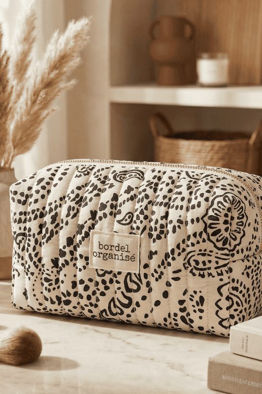 Atelier Paris I Paisley toilettaske i sand