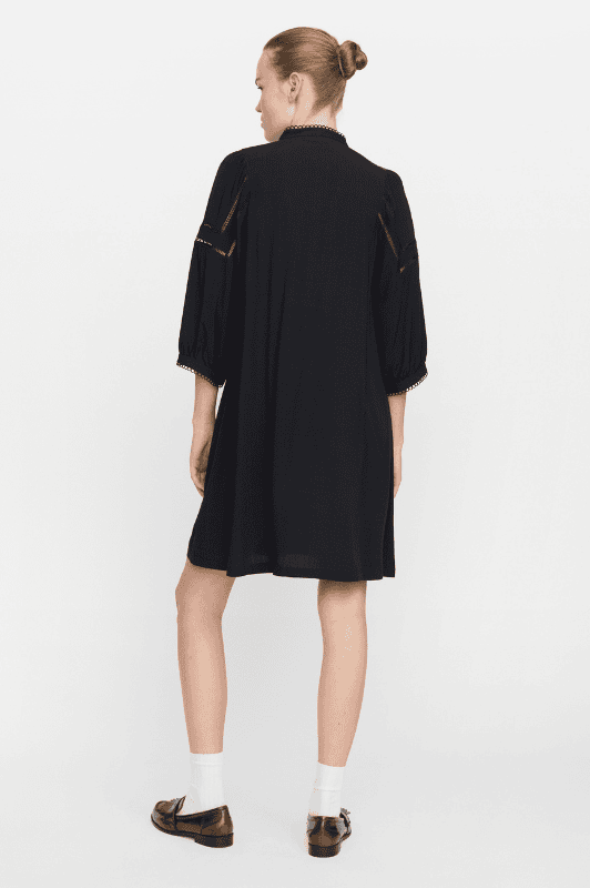 Soft Rebels Linda dress | Sort kjole med crochetbånd