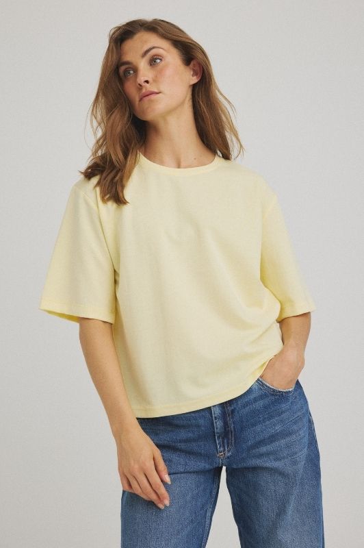 Luxzuz Boxy t-shirt I Klassisk t-shirt i bomuldsmix i lysegul