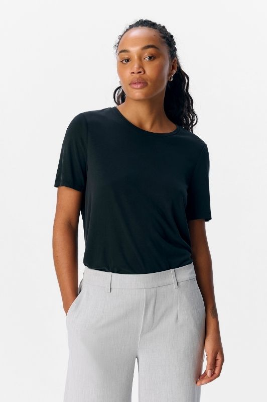 Object Annie t-shirt i sort tencel