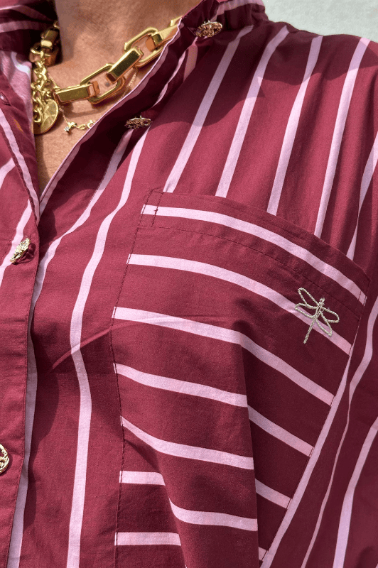 PRE ORDER Gaspar Malmø skjortekjole | Cool stribet bordeaux kjole I Dresslab